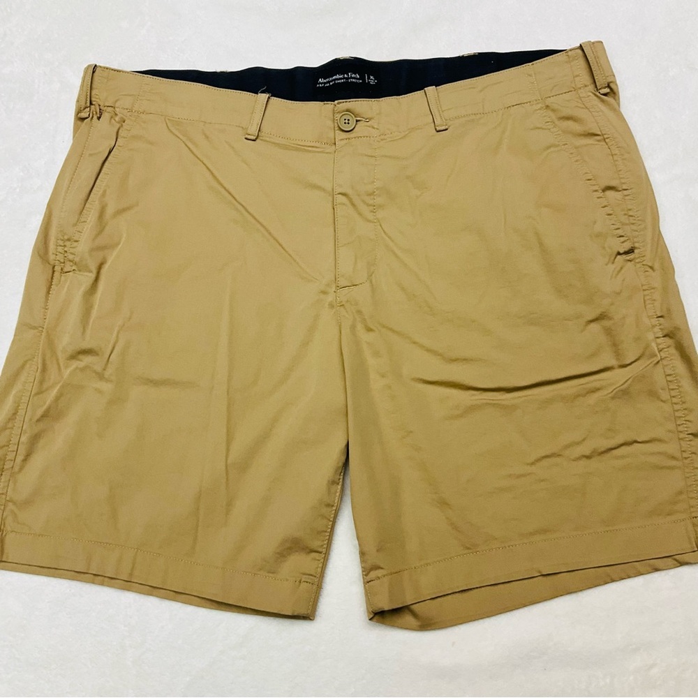 ABERCROMBIE & FITCH Mens XL All Day Stretch Flat Front Cotton Nylon Khaki Short